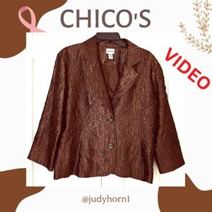 CHICO’S Traditional Two  Button Lined  Crinkle Blazer